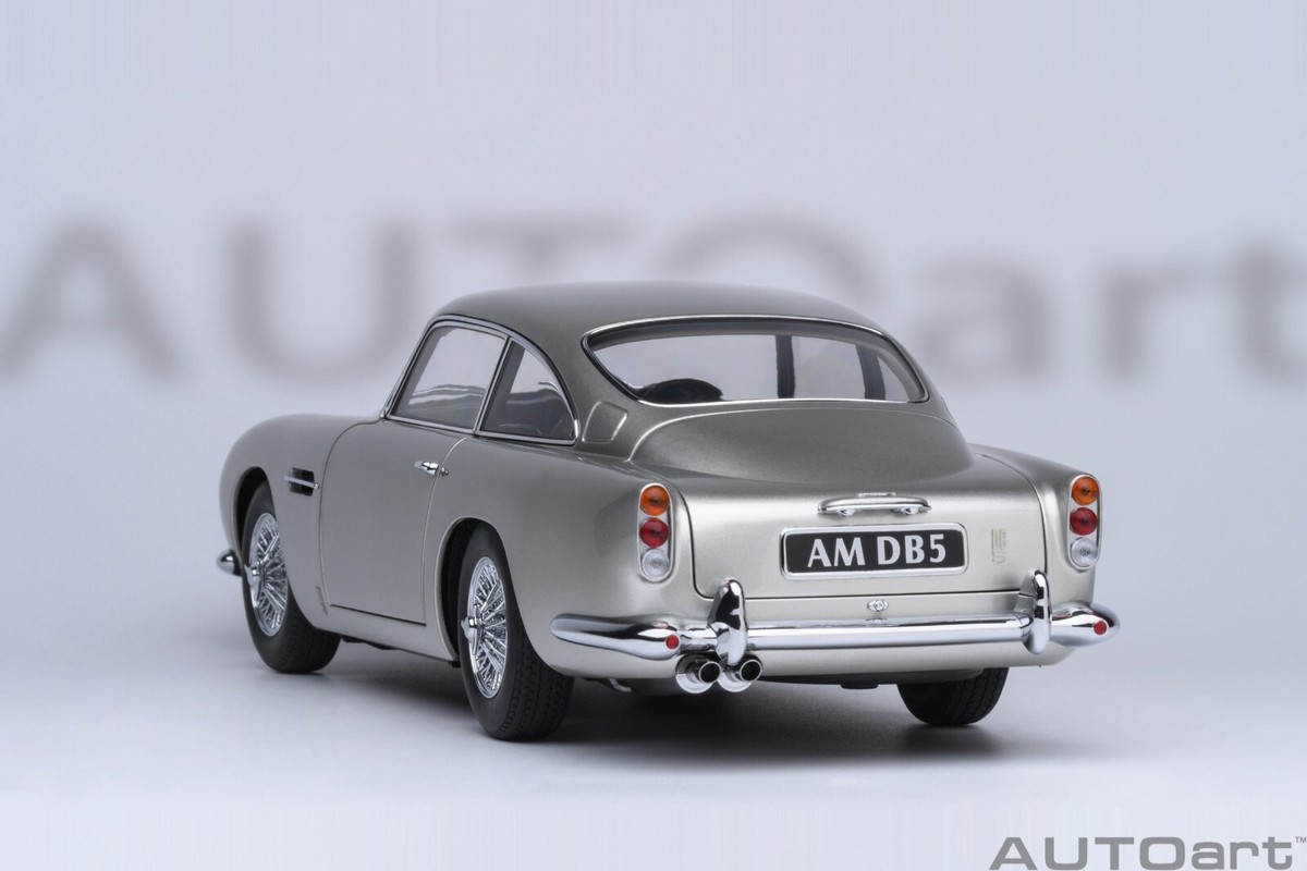 ASTON MARTIN DB5 BIRCH SILVER 1:18 by AUTOart 70287 BRAND NEW IN