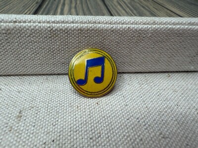 Vintage A&M Los Angeles Gold Tone Music Note Lapel Pin 0.75'' Collectible