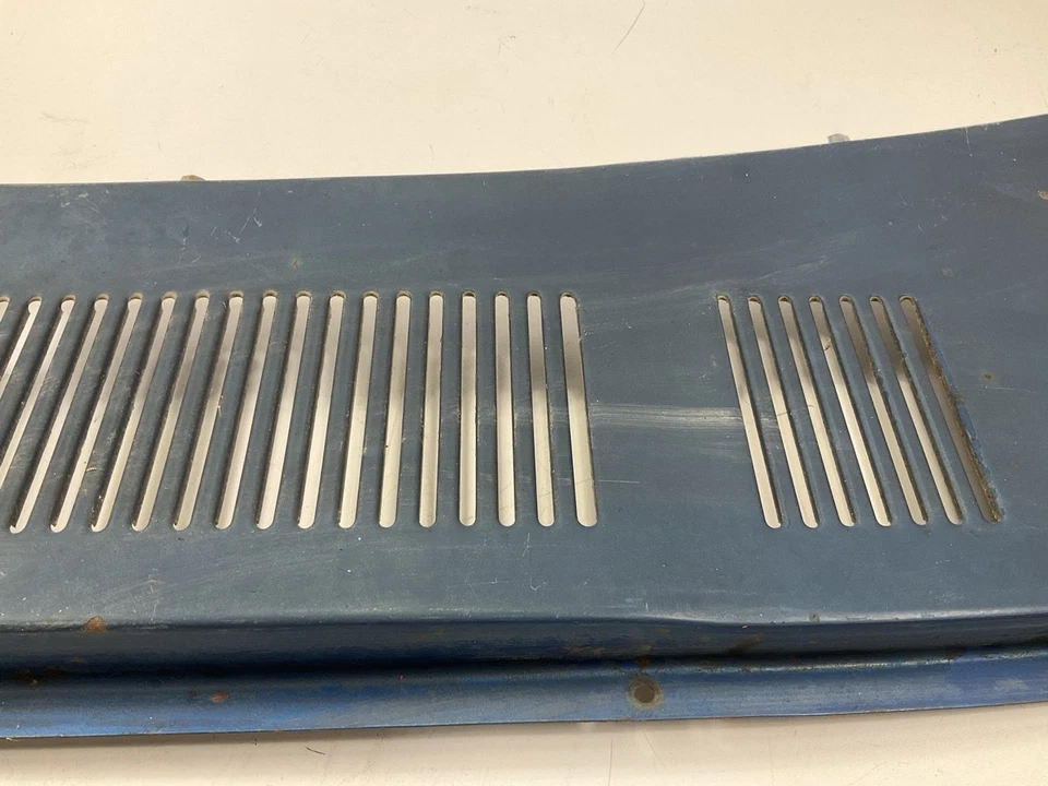 USADO - Panel de ventilación de la cubierta del parabrisas inferior OEM para Datsun 240z 260z 280z 1970-1978 Foto 4 de 4