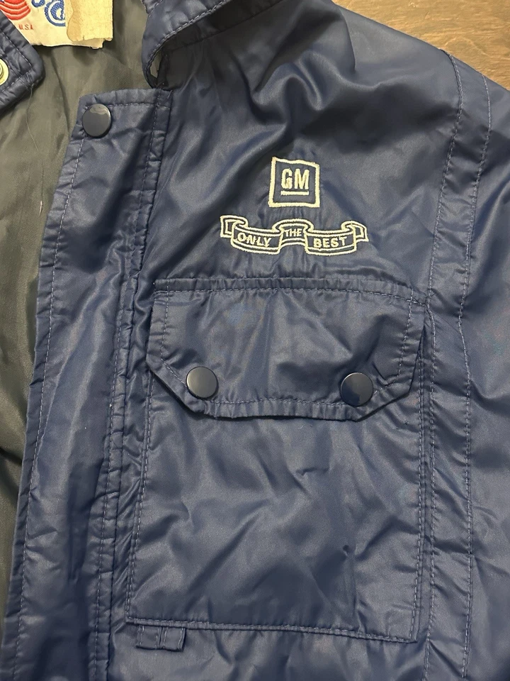 Vintage Men’s GM General Motors Made In USA Blue Nylon Jacket - Size Large - Image 4 of 4