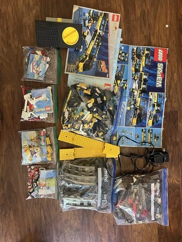 VINTAGE LEGO 90’s SETS AND TRAIN LOT. SETS 4559, 3451, AND MORE