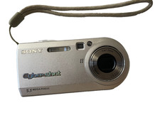 Sony Cyber-shot DSC-P100 Compact Digital Camera 5.1MP Carl Zeiss Lens Silver