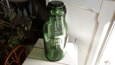 Großes schweres altes DURFOR Glas Fassungsvermögen 1,5 Liter aus dickem grünem Glas sehr guter Zustand