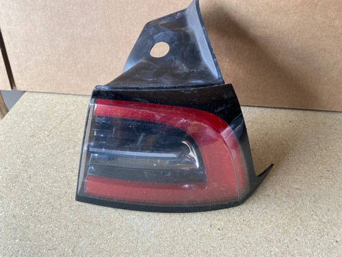 2020 2023 TESLA MODEL 3 Y RIGHT REAR OUTER LED TAILLIGHT LAMP LIGHT OEM