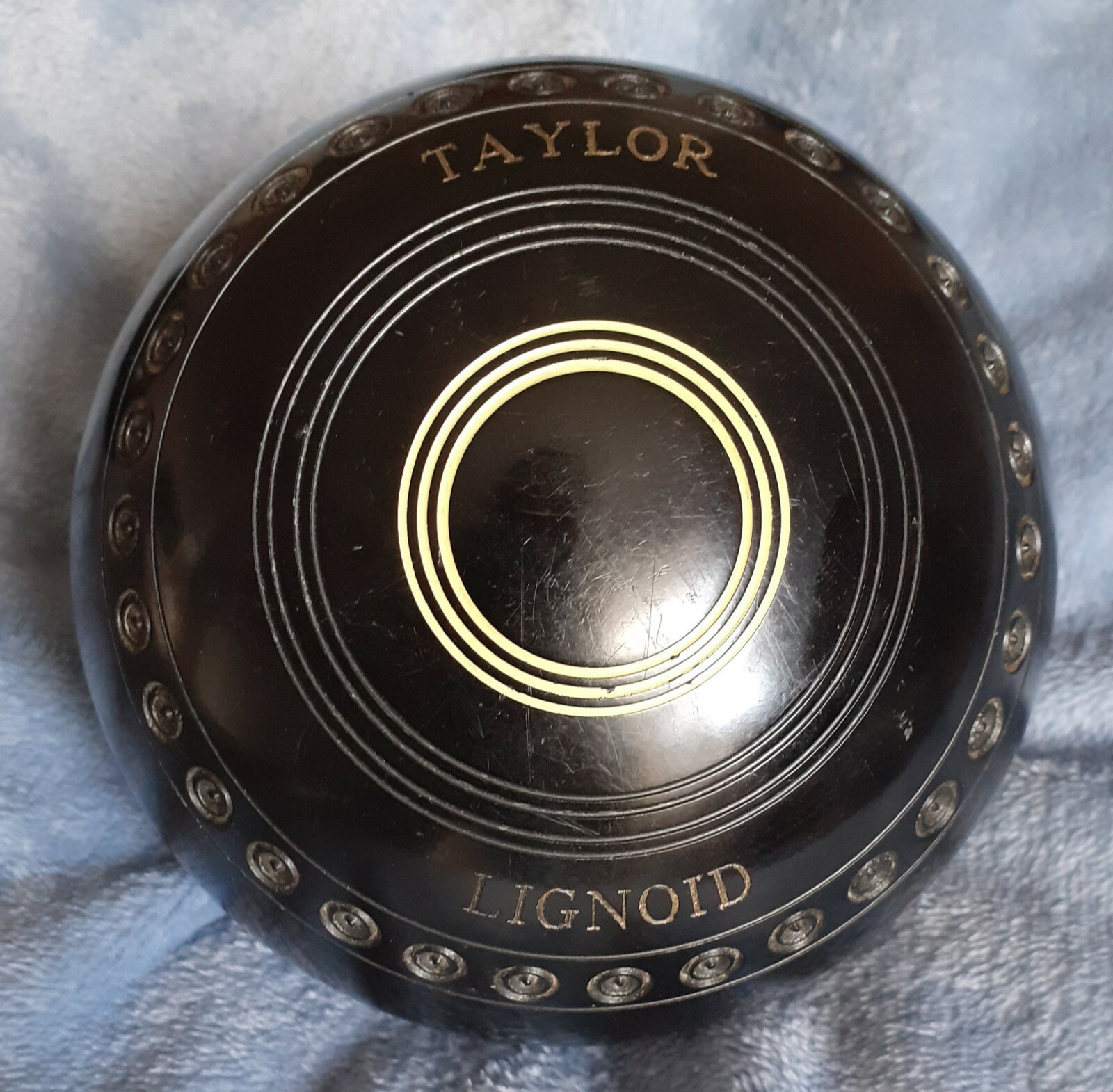 Set Of 4 Thomas Taylor Lignoid Lawn Bowls Size 6 eBay