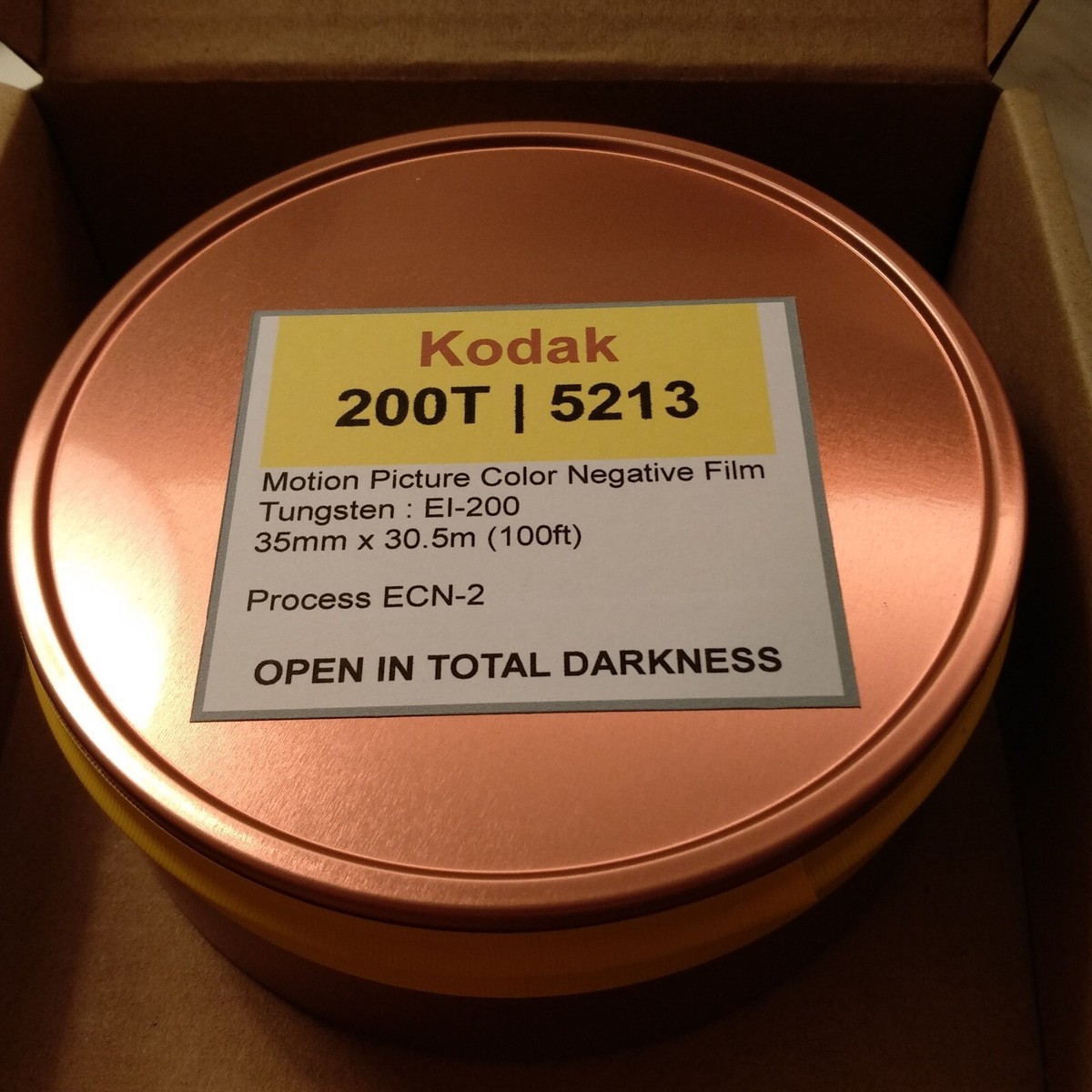 35mm Kodak Vision3 200T/5213 cine color negative film 100ft bulk