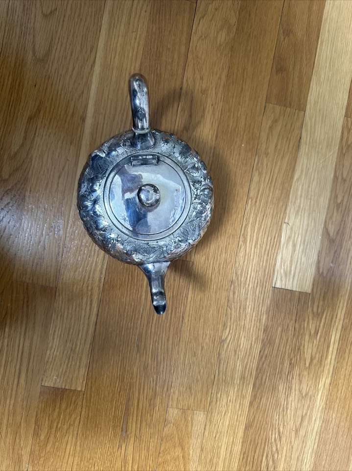 Tetera de plata hecha a mano Foto 2 de 4