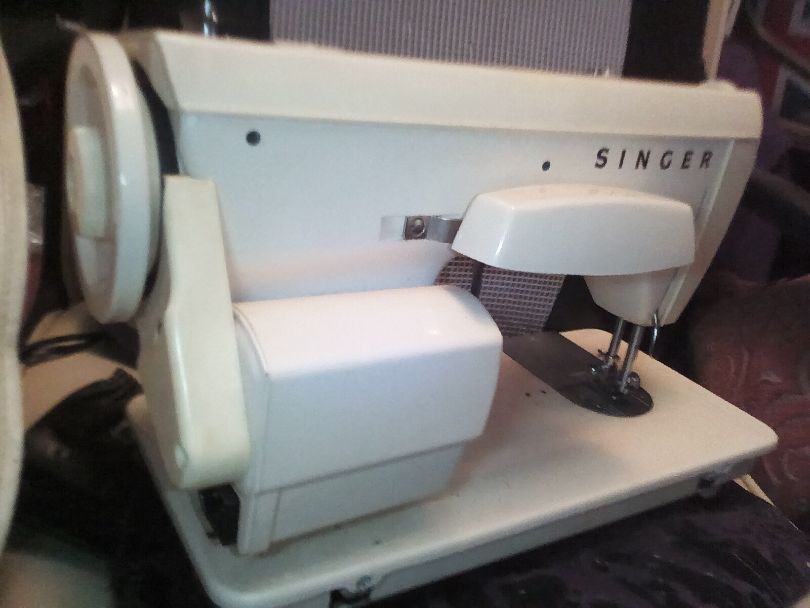 NICE RARE RETRO SINGER G105 SEMI INDUSTRIAL HEAVY DUTY SEWING MACHINE