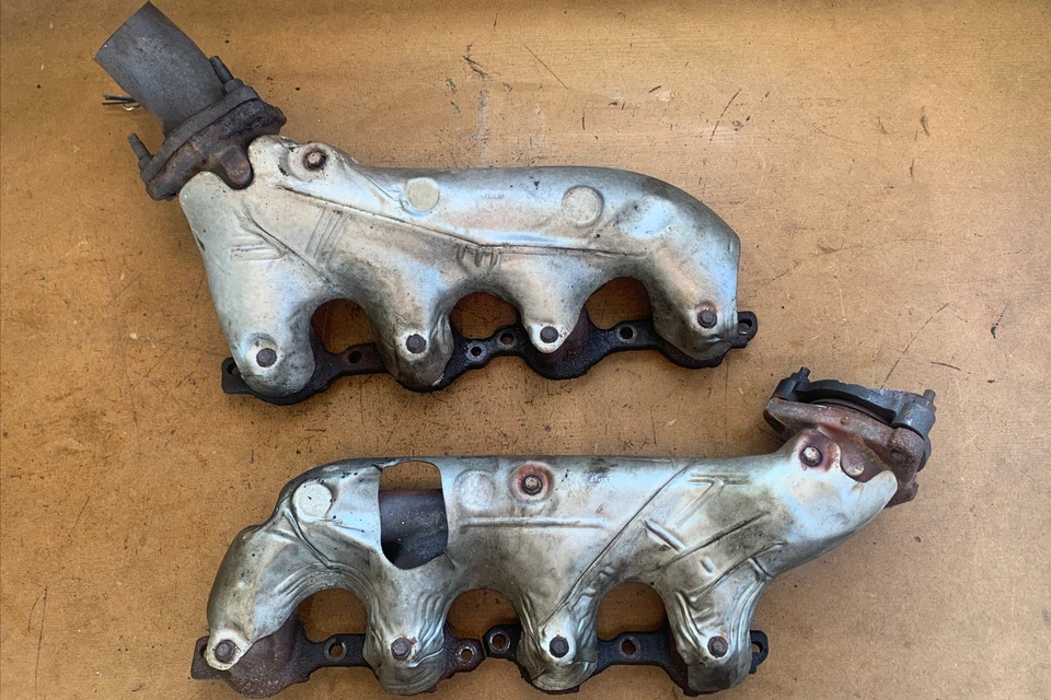 04-13 Chevy Silverado 1500 / Sierra 1500 colector de escape izquierdo y derecho 4,8 L OEM Foto 2 de 4