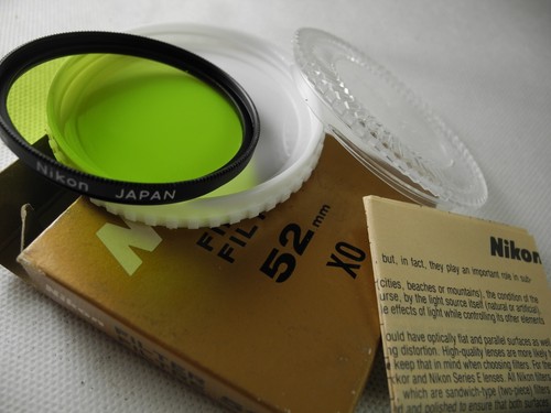 NIKON 52MM XO LIGHT GREEN FILTER BOXED LOOKS UNUSED W/PAPERS & CASE - Picture 3 of 4