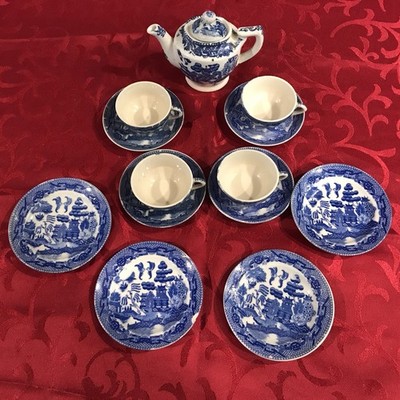 VINTAGE CHILDRENS BLUE WILLOW TEA SET 2 WITH CHIPS VERY NICE LOOK