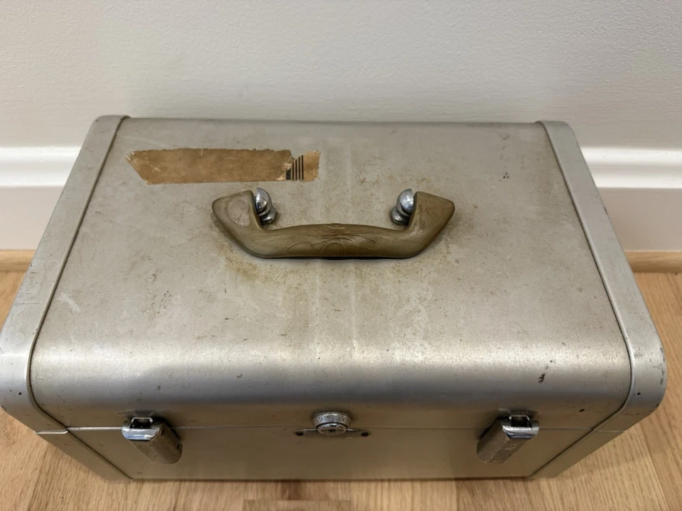 Before Zero HALLIBURTON 50s Vintage Beauty Case Box Container Aluminum Cosmetic - Image 3 of 4