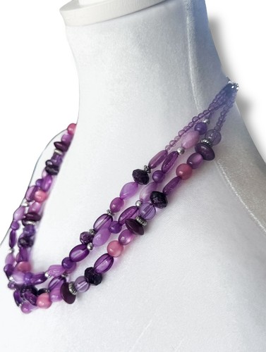 Collar de Cuentas Triple Hilo Años 60 Vintage • Acrílico Lavanda, Lila y Rosa • Mod - Imagen 10 de 12