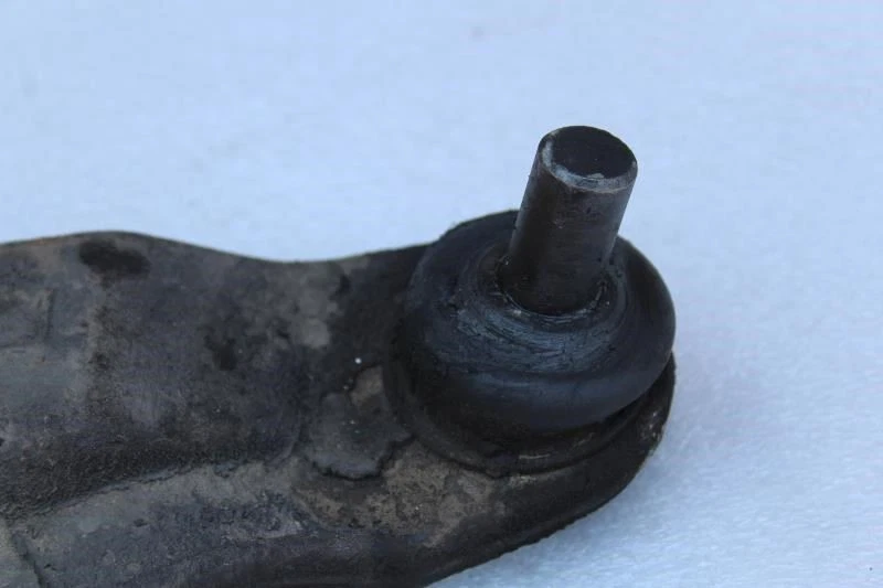 1994 PLYMOUTH ACCLAIM LEFT DRIVER SIDE FRONT LOWER CONTROL ARM 4884488 - Image 3 of 4