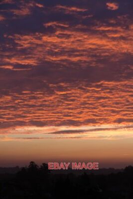 FOTO SCHÖNER SONNENAUFGANG ÜBER ENFIELD (7) KURZ BEVOR DIE SONNE OBEN ERSCHIEN