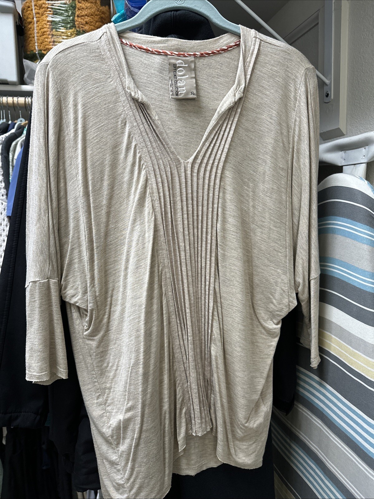 Left Coast Collection Dolan Size XL Women’s Wheat Colored Pleated Top Never Worn