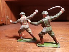 GRAN Bretaña - vintage plomo Juguete soldado 2 oficiales con máscara antigás