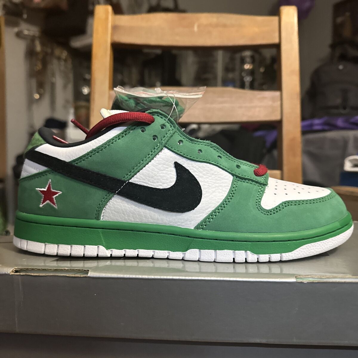Size 9 - Nike SB Dunk Low Pro Heineken 2003 for sale online Size 9 - Nike SB Dunk Low Pro Heineken 2003 for sale online