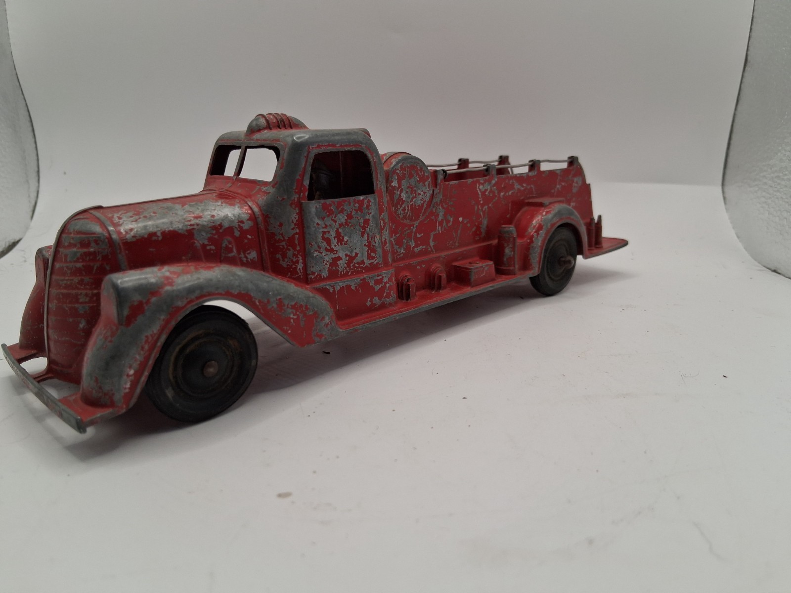 Vtg. Metalcraft Red Fire Truck