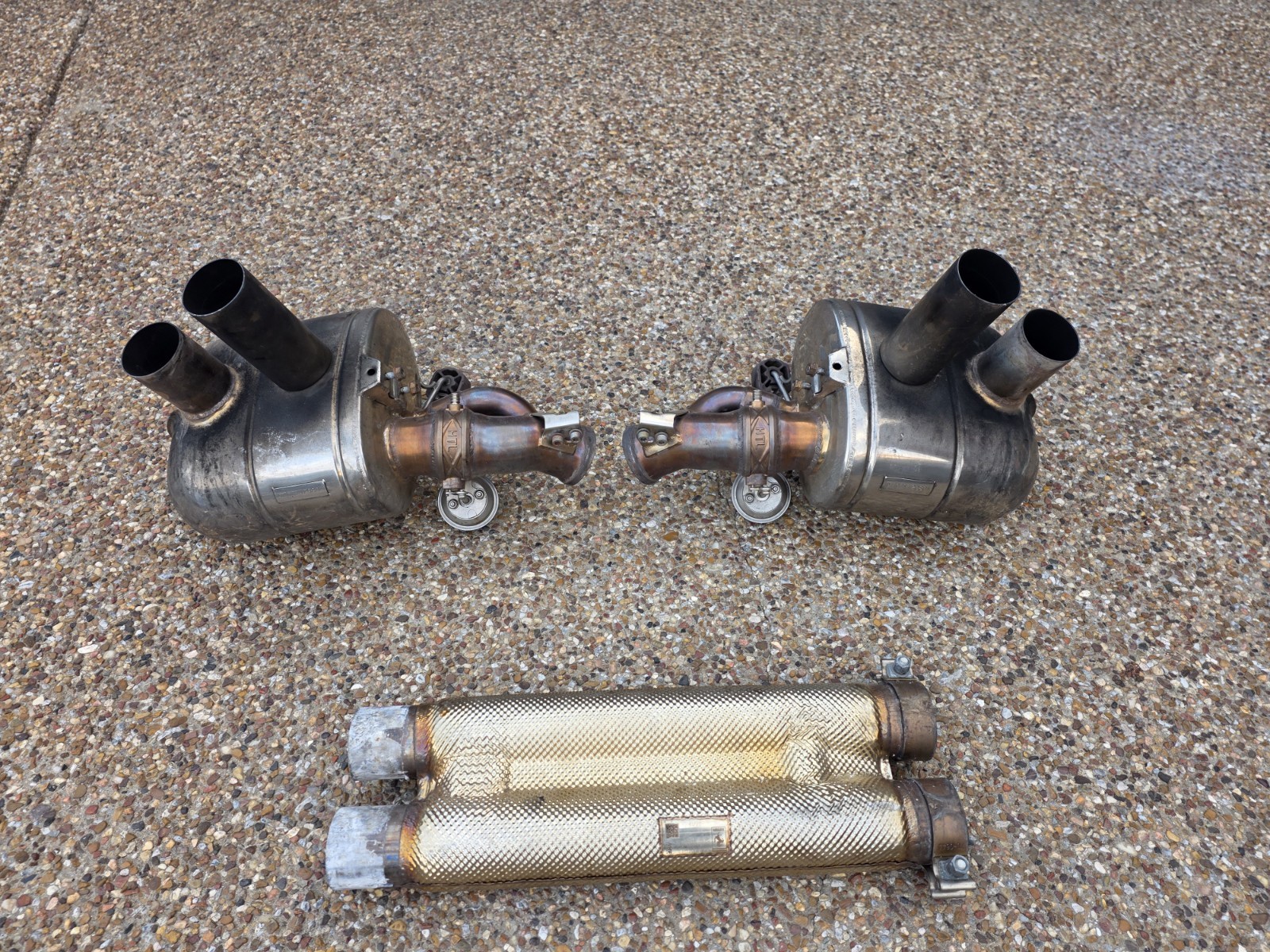 NOVITEC RACING FERRARI F12 BERLINETTA (L & R) EXHAUST MUFFLER SILENCER & H-PIPE
