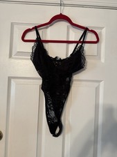 Pretty Little Thing Women s Size 2 Black Lace Sleeveless Thong Bodysuit BNWT