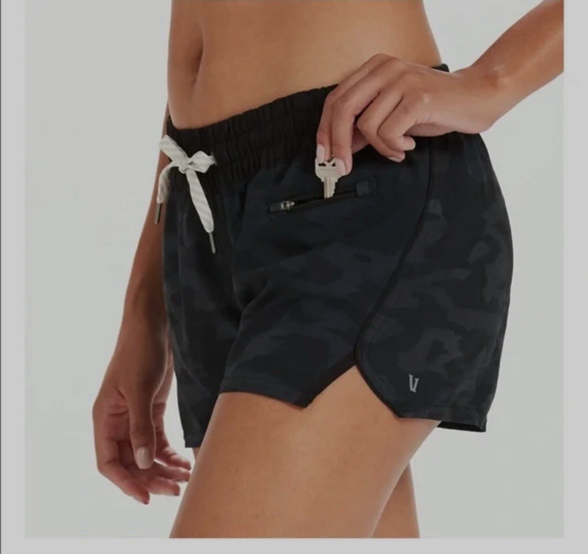 Women Vuori Clementine Performance Short Mid Rise Black Watercolor Camo Large