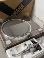 YAMAHA GT-2000L Record Player Home Turntables with Auto Lifter YAL-1 Tested Used