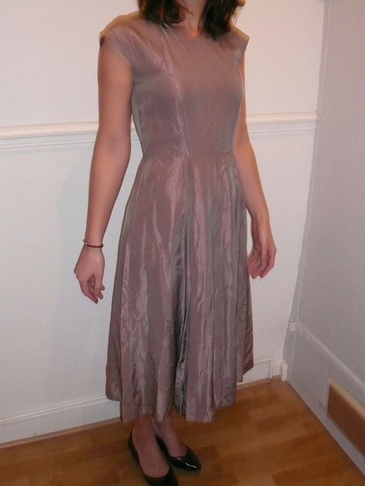 Robe taffetas ancienne vintage T.34/36 violine - Photo 1/4