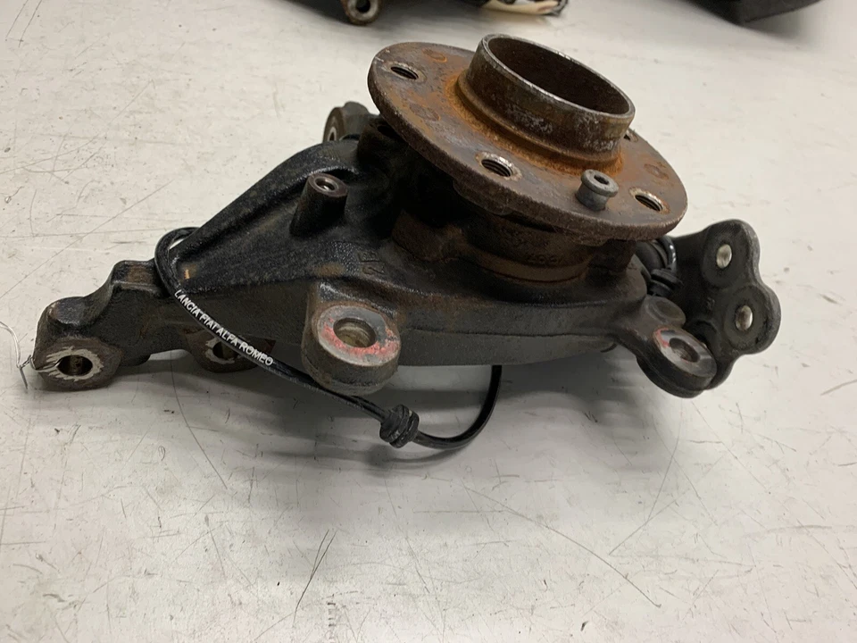 Jeep Renegade 2015-2018 tracción delantera izquierda pasajero husillo nudillo rueda buje OEM Foto 4 de 4