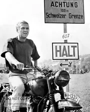 STEVE McQUEEN IN "THE GREAT ESCAPE" - 8X10 PUBLICITY PHOTO (ZY-413)