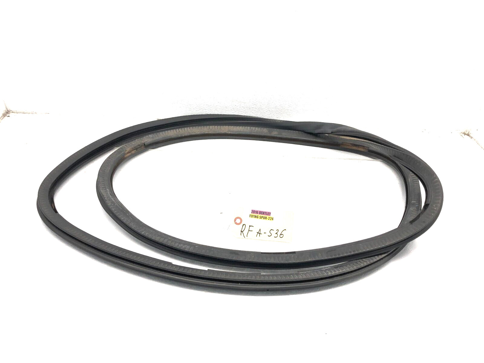 2014-2018 BENTLEY FLYING SPUR RIGHT PASS FRONT DOOR BODY WEATHERSTRIP SEAL OEM