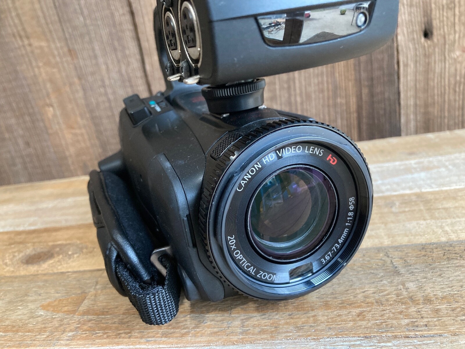 Canon XA25 Professional Camcorder Two Batteries, Wall Adapter, 2x 32GB