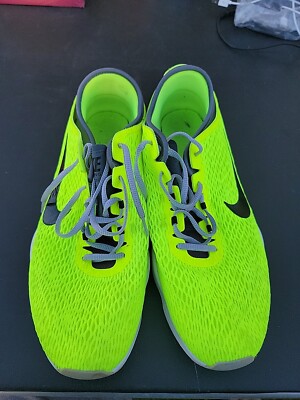 nike neon yellow trainers