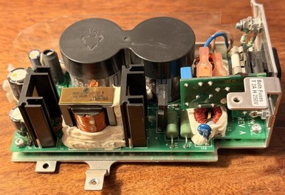 Artesyn M8100-60001 7001182-J300 Power supply 100-240VAC 24VDC