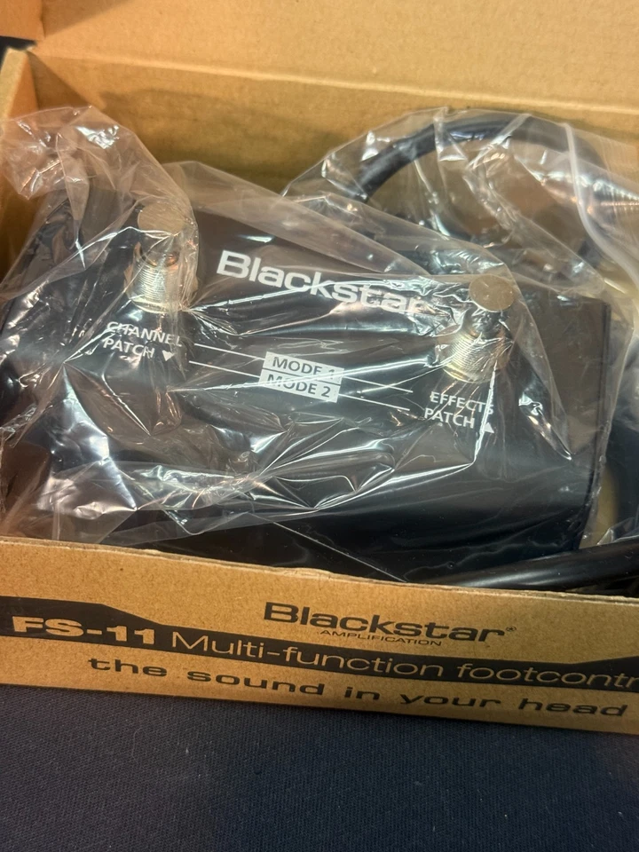 Controlador de pie Blackstar FS-11 compatible con IDCore 20, IDCore 40, IDCOREBEAM Foto 2 de 4