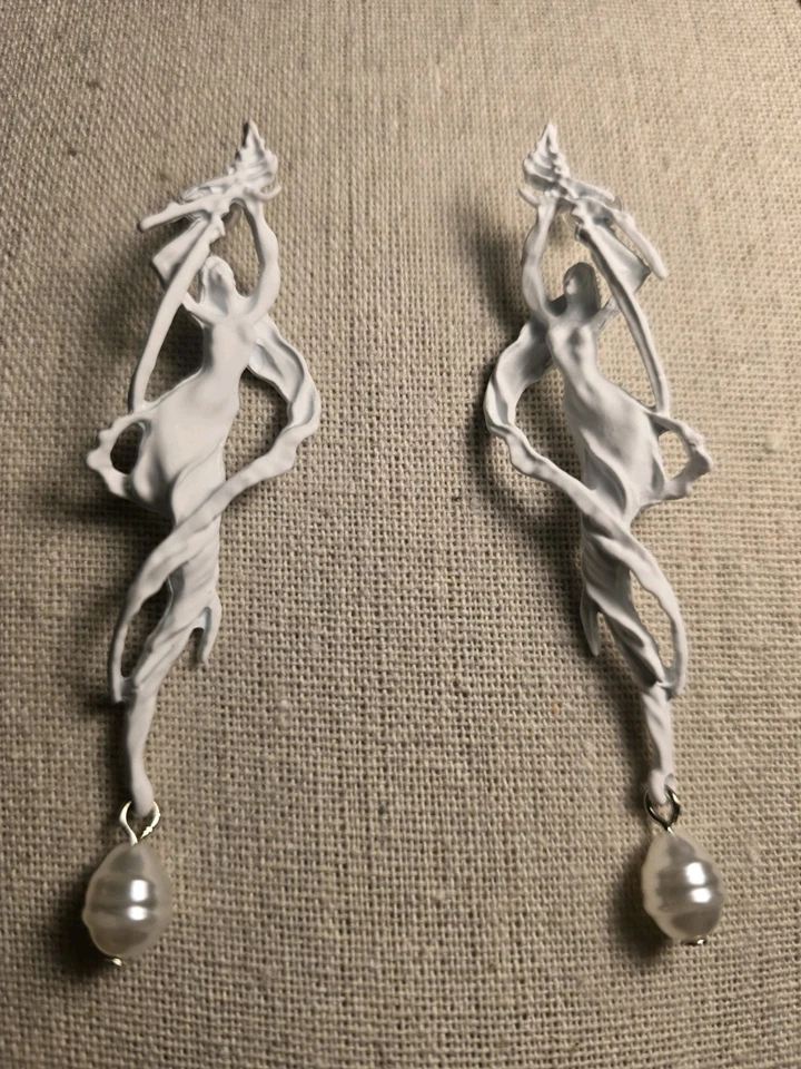 Pendientes Avant Gard Sirena Reina Postes de Titanio Hada Capricho Fantasía Foto 2 de 4