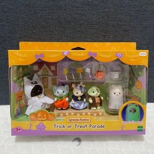 Sylvanian Families Calico Critters Halloween Trick or Treat Parade Set