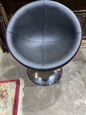 Retro Swivel Egg Chair High-gloss White Outer Shell Black Upholstery Silver Base