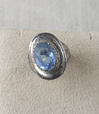 Ancienne bague, pierre bleue, en argent