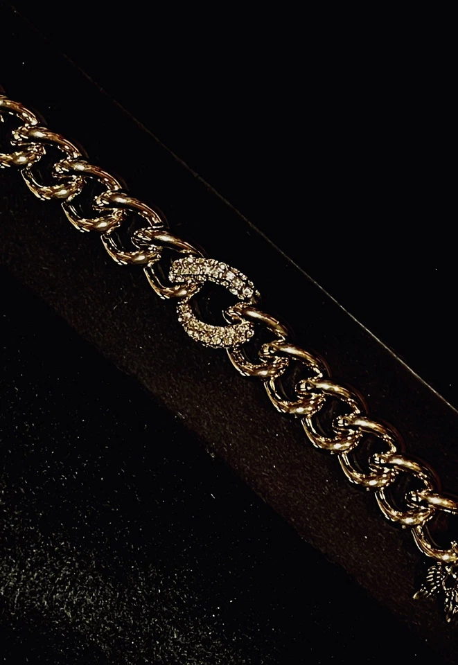 Victoria’s Secret Pave Set Cristal Grueso Oro Bordillo Cadena Palanca Brazalete De Colección Foto 3 de 4