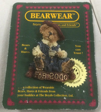 Bear Wear Collection Pin FOB 2000 Bears  Hares From Boyds Bears  Friends New