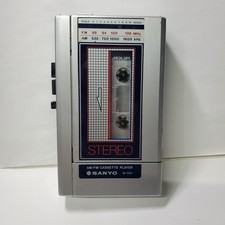 Vintage Sanyo M-G31 AM/FM Stereo Cassette Player Walkman Made in Japan FOR PARTS