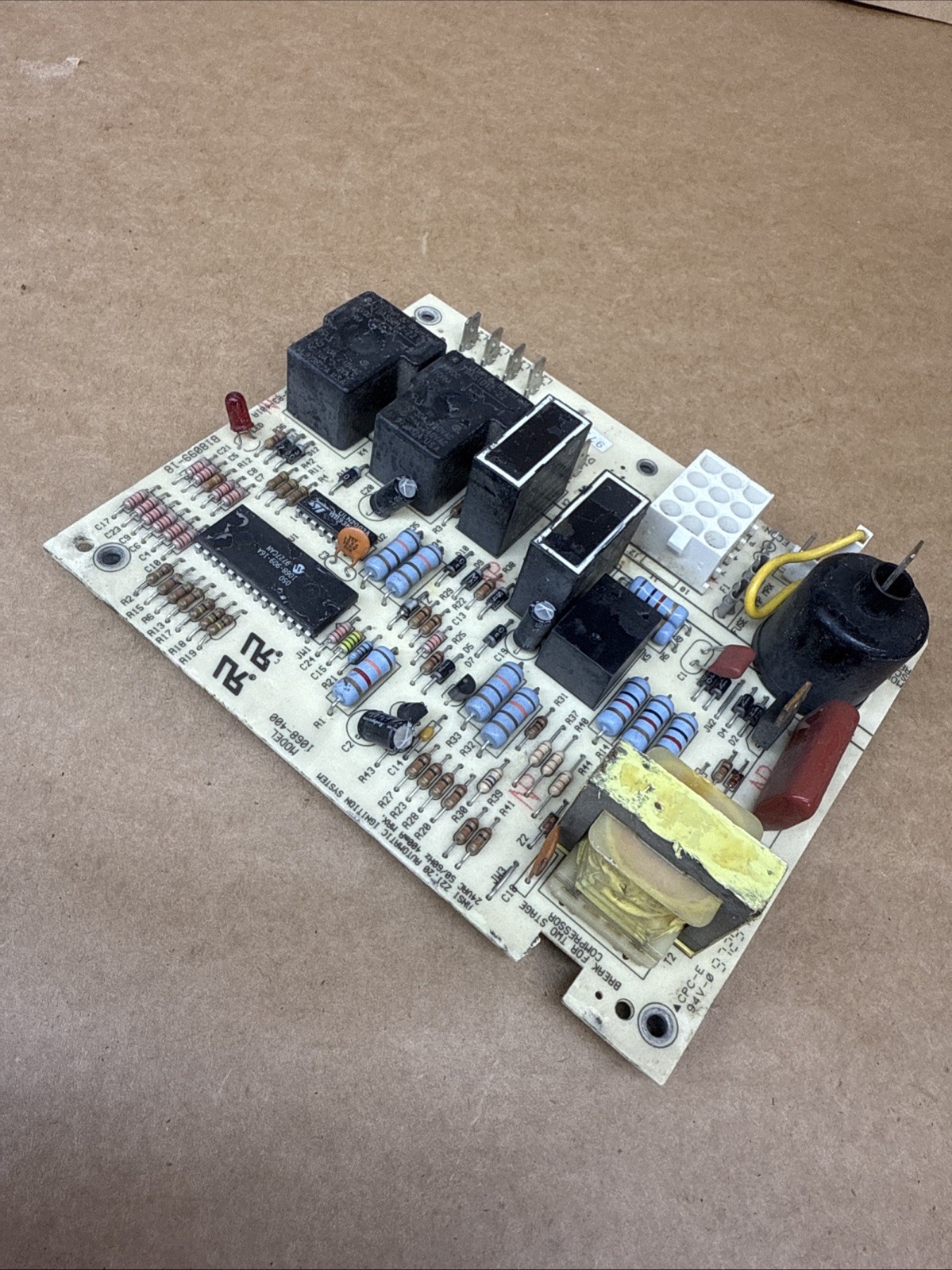 OEM GOODMAN B18099-18 IGNITION CONTROL BOARD HVAC USA SELLER 1068-400 #23GS3