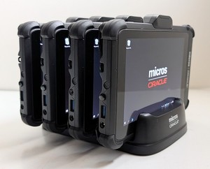 Lot 4 Oracle Micros DT317CR 721P POS Tablets & 4-Bay Dock Win10