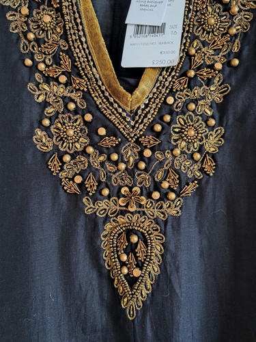 Abito EAST BOUTIQUE NUOVO CON ETICHETTE nero fortemente ricamato/abbellito taglia 16 prezzo consigliato £ 250 - Foto 5 di 14