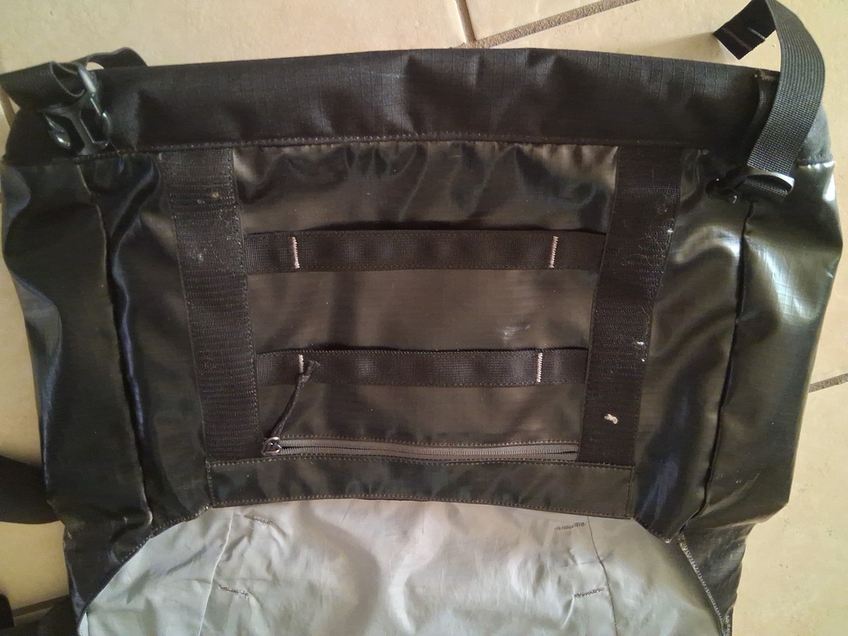 Patagonia Messenger Bag Holds 15" Laptop Has Some Wear See Pictures | eBay Patagonia Messenger Bag Holds 15" Laptop Has Some Wear See Pictures | eBay