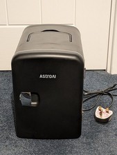 AstroAI Mini-Fridge with travel adaptor, 4L, 6 x 330ml cans (LY0204A) pre-owned