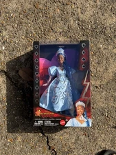 Disney Descendants 4: Rise of Red - Queen Cinderella Doll New Sealed