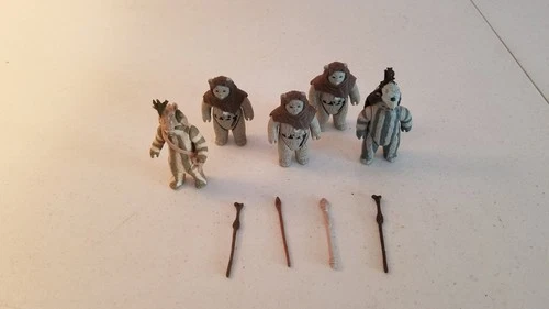 Vintage Star Wars 5 Figure Ewok Lot w/Accessories