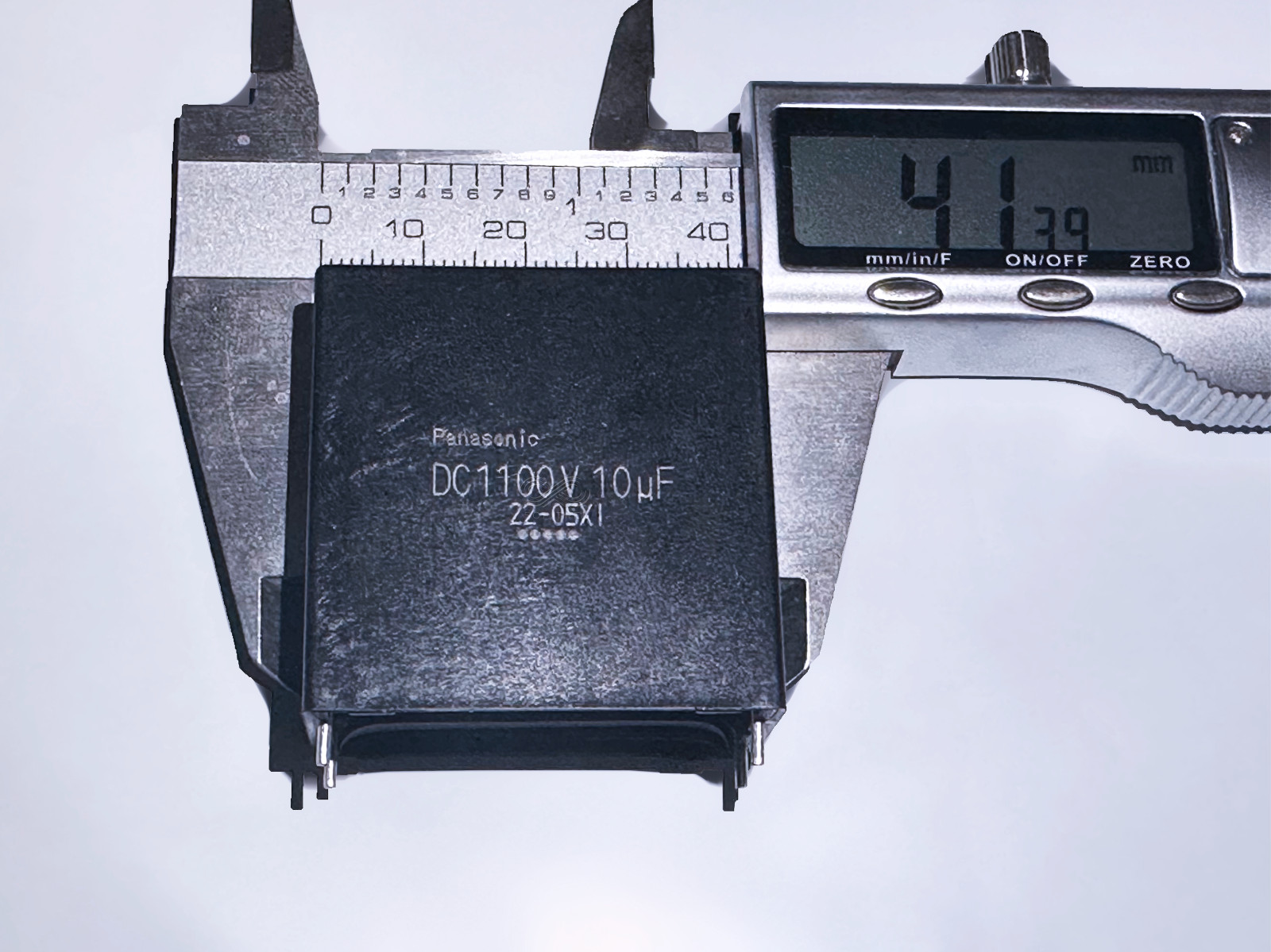 EZPE1B106MTA Panasonic 10uF 1100V Metallized Polypropylene Film Capacitor